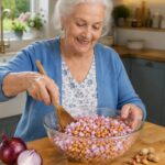 Have You Ever Tried Onions and Peanuts Together? A Simple Nutrient-Rich Combination That May Support Your Health 🧅🥜