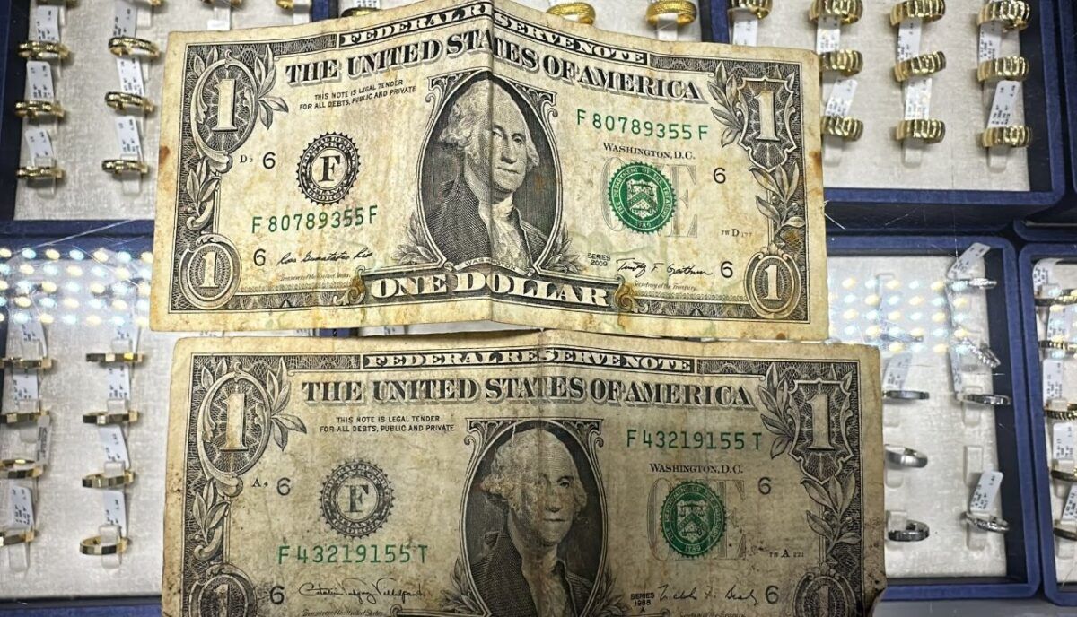 Kuriş soruşturmasında ele geçirilen F serisi 1 dolarlık banknotlar