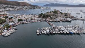 Boat Show kapılarını ziyaretçilere açtı: Gelecek yıl Cannes’ı geçeriz