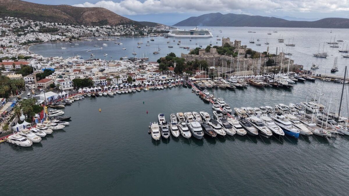 Bodrum limanı ve tekneler, Boat Show