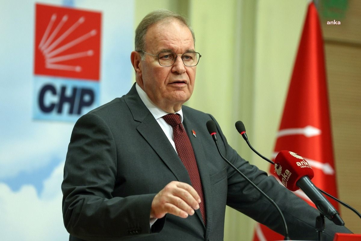 CHP Grup Başkanı Faik Öztrak basın açıklamasında