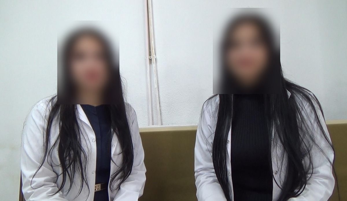 Erzurum Çat'ta aynı köy okulunda görev yapan ikiz öğretmenler Fatmanur ve Zehranur Kahraman