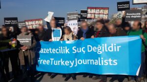 Facialarda yakınlarını kaybeden aileler gazetecilere destek için 24 Ekim’deki eyleme katılacağını açıkladı