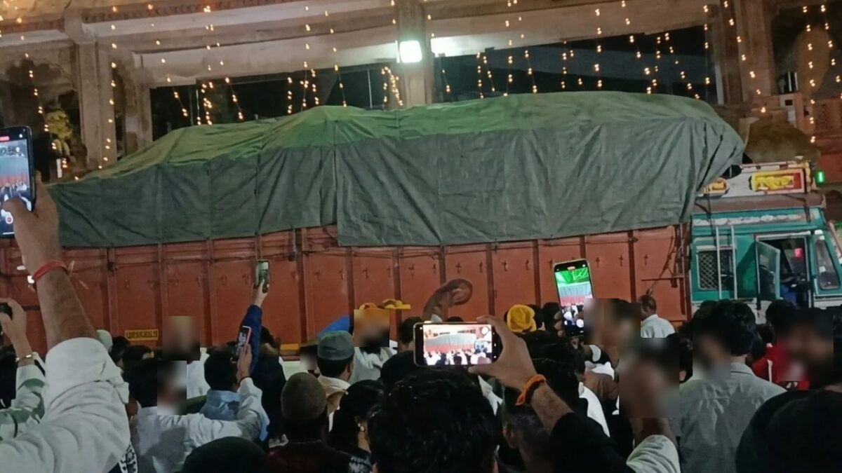 Hindistan'da dini festival sırasında yaşanan facialardan görüntüler