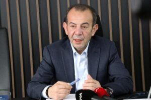 “Kedi gibi evde oturacağım” diyen Tanju Özcan’dan yeni açıklama: “Kedi metaforunu toplumun bir kısmı anlayamamış”