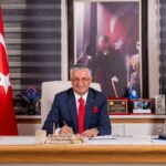Kemer Belediye Başkanı Necati Topaloğlu, 8 meclis üyesiyle birlikte CHP’den istifa etti: Görevlerine bağımsız olarak devam edecekler