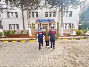Kırıkkale’de 15 yıl 6 ay 25 gün hapis cezası olan firari hükümlü yakalandı