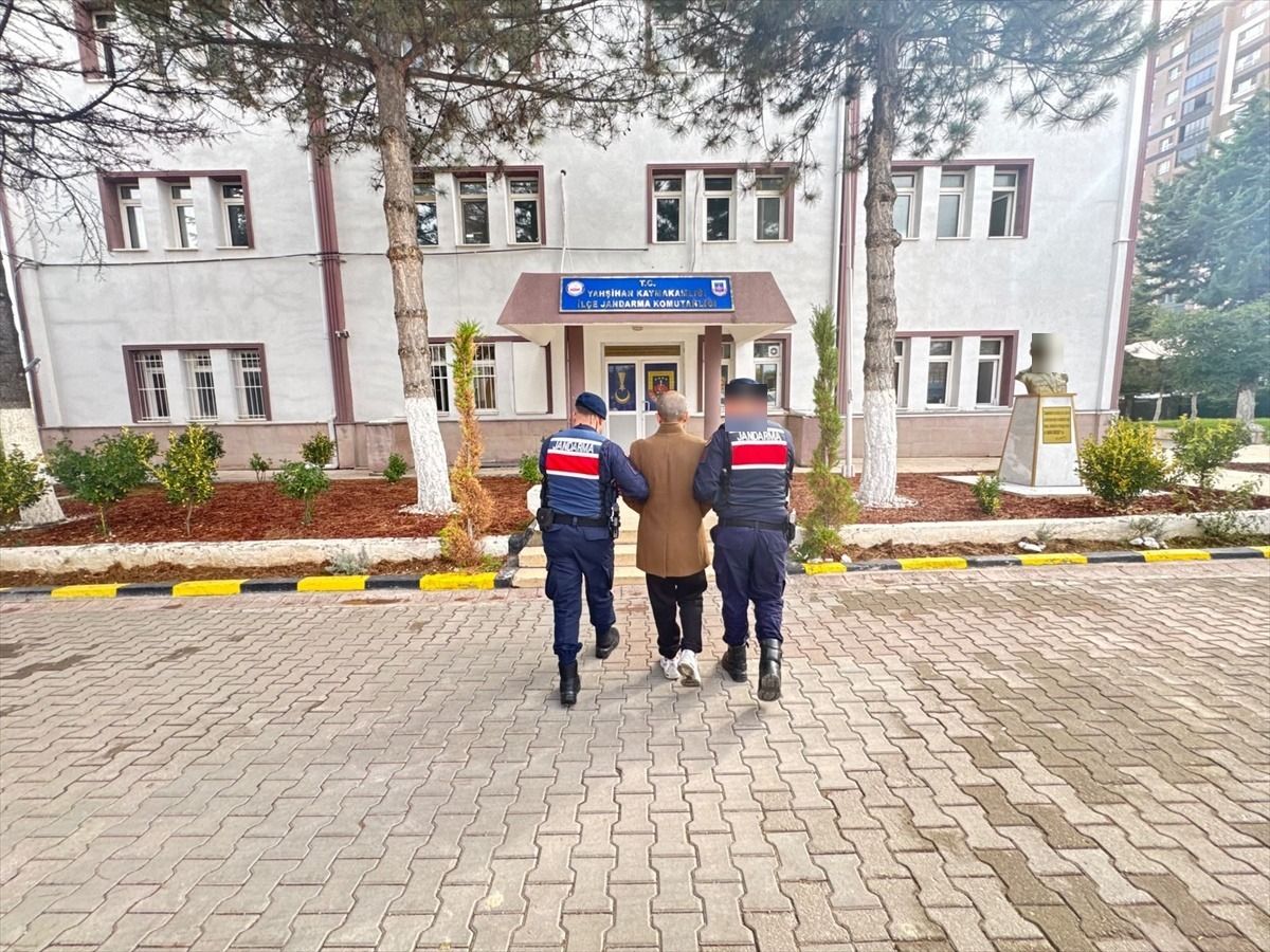 Kırıkkale Yahşihan İlçe Jandarma Komutanlığı önünde jandarma ekipleri