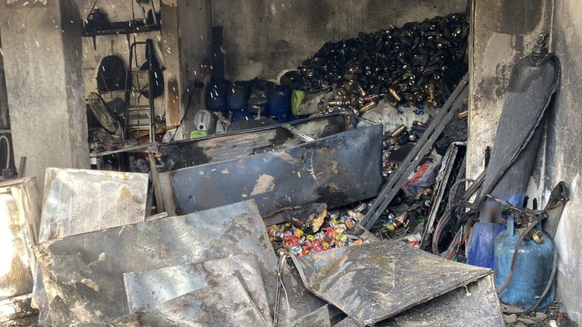 Kocaeli Körfez'de iş yerinde çıkan yangın