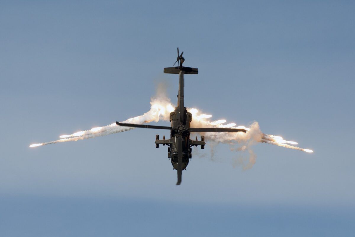 Kolombiya hava kuvvetlerine ait UH-60L Black Hawk helikopteri (arşiv)