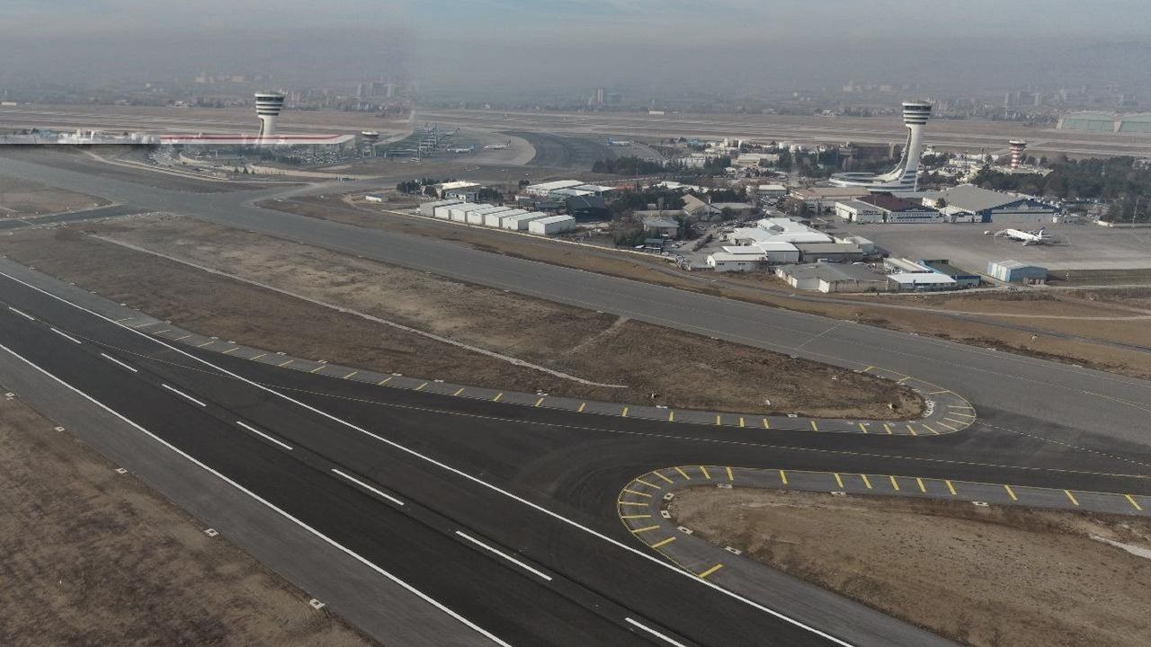 Ankara Esenboğa Havalimanı pist ve kontrol kulesi