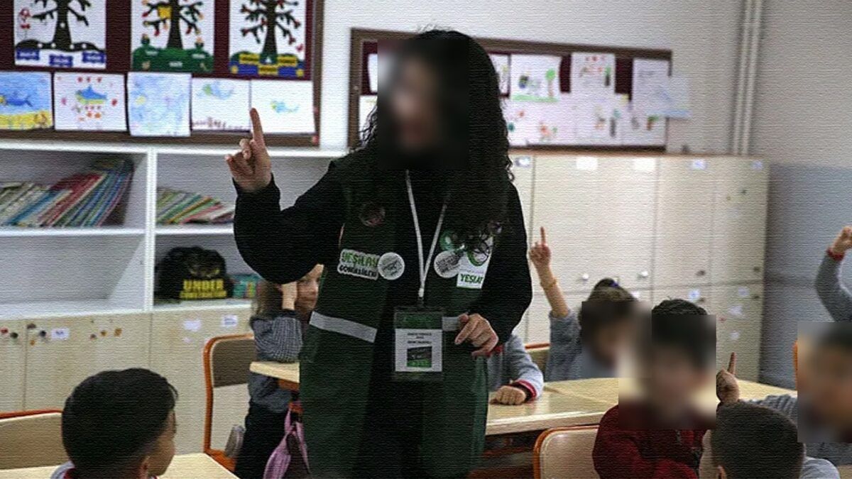Yeşilay gönüllüsünün sınıf etkinliği (haber görseli)