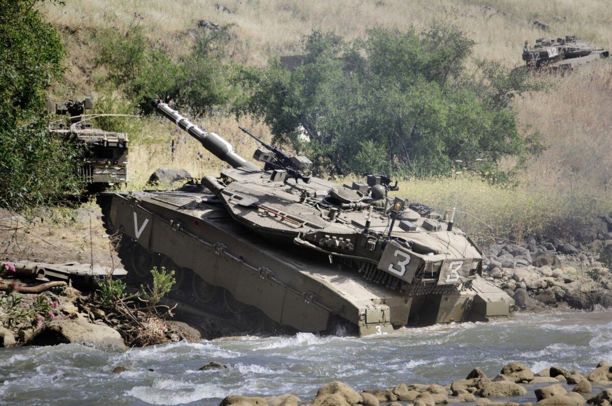 Golan Tepeleri bölgesinde İsrail zırhlı aracı (temsili arşiv görseli)