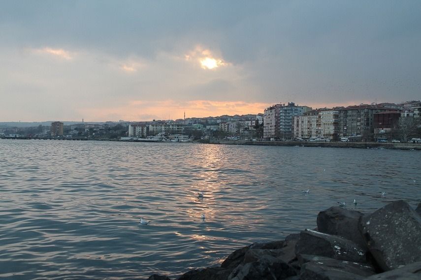 Tekirdağ limanı ve Marmara'da fırtına nedeniyle bekleyen gemiler