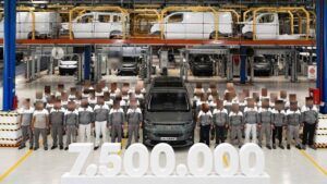 Tofaş 7,5 milyonuncu aracını üretti: Murat 124’ten Fiat Ulysse’ye 55 yıllık yolculuk