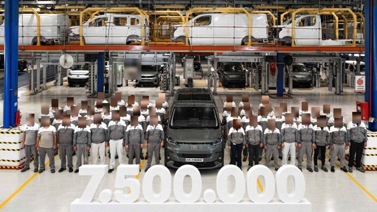 Tofaş Bursa Fabrikası'nda üretilen 7,5 milyonuncu araç Fiat Ulysse