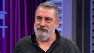 Türk müziğinin acı kaybı: ‘İyi Bayramlar Türkiye’nin sesi Soner Olgun hayatını kaybetti