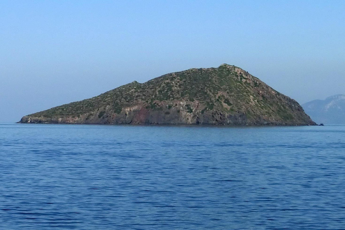Ege Denizi'ndeki Strongylo Adası